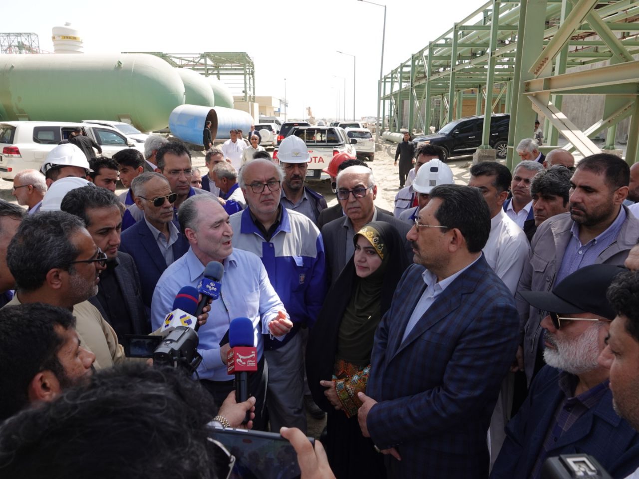 بازدید وزیر صمت از مجتمع فولاد مکران در چابهار بازدید وزیر صمت از مجتمع فولاد مکران در چابهار
