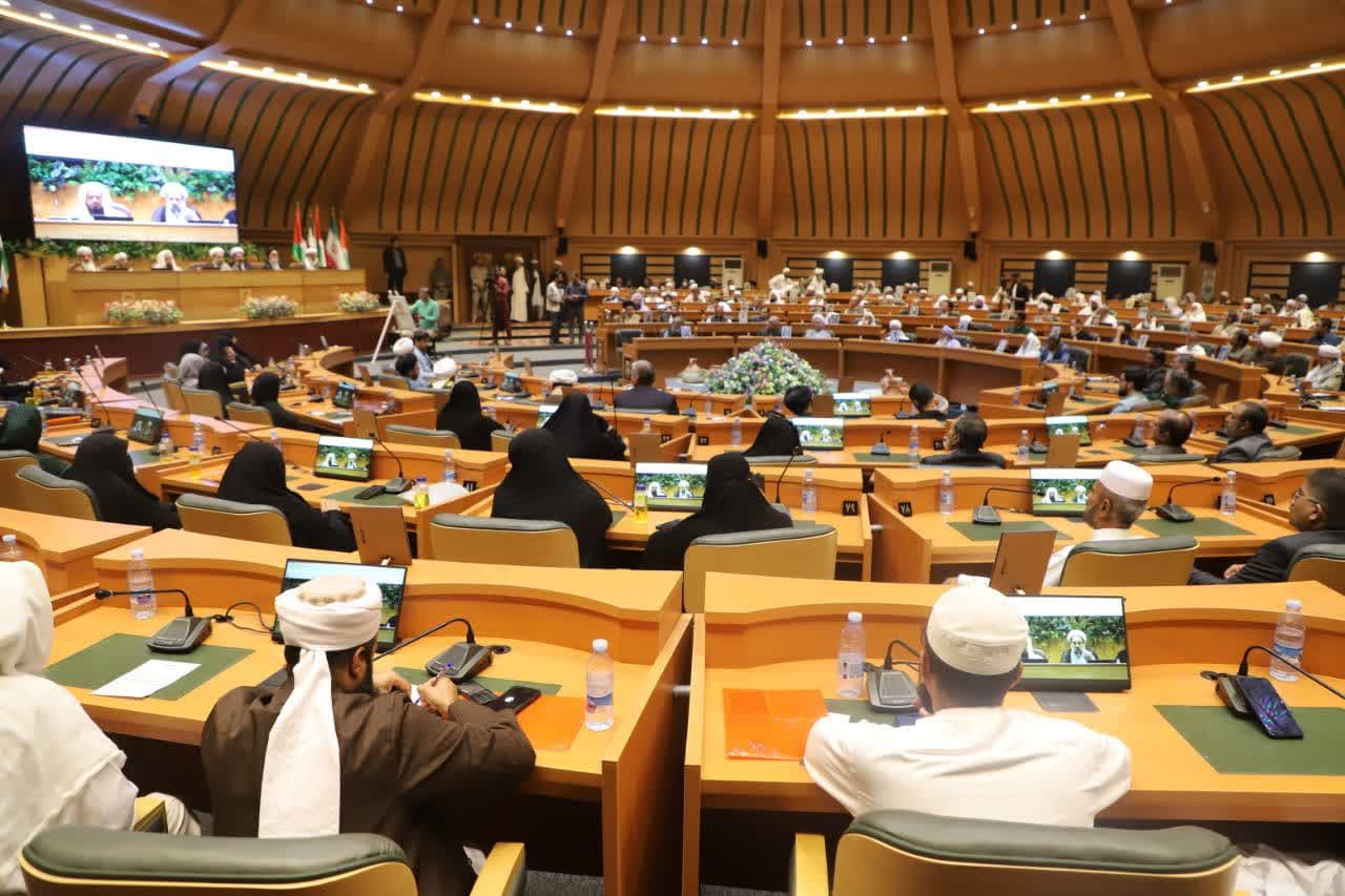 همایش بین المللی سیستان و بلوچستان؛ وحدت و مقاومت نوید بخش روزهای روشن اتحاد شیعه و سنی است/ فیلم همایش بین المللی سیستان و بلوچستان؛ وحدت و مقاومت نوید بخش روزهای روشن اتحاد شیعه و سنی است/ فیلم