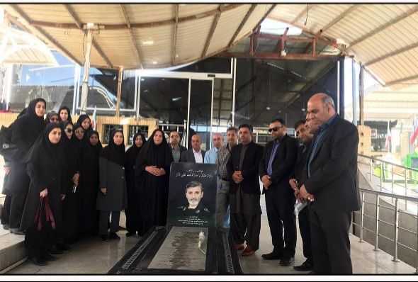 تجدید میثاق سرپرست اداره کل فرهنگ و ارشاد اسلامی با شهدا در اولین روز کاری تجدید میثاق سرپرست اداره کل فرهنگ و ارشاد اسلامی با شهدا در اولین روز کاری