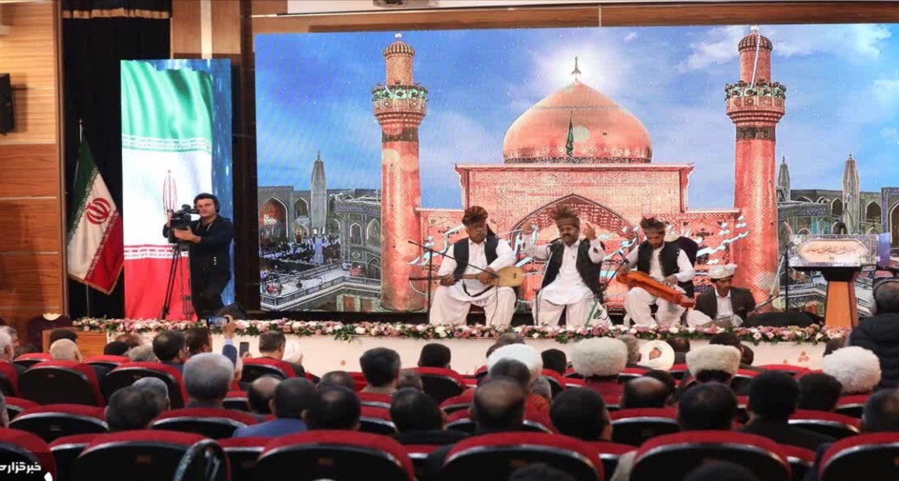 نغمه سرایی هنرمندان میرجاوه در همایش ملی نغمه سرایان اهل سنت نغمه سرایی هنرمندان میرجاوه در همایش ملی نغمه سرایان اهل سنت