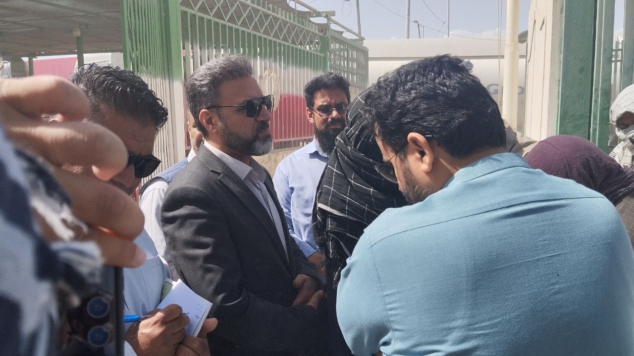 تسهیل ورود ناوگان ایرانی برای بارگیری کالاهای صادراتی در مرزمیرجاوه-تفتان