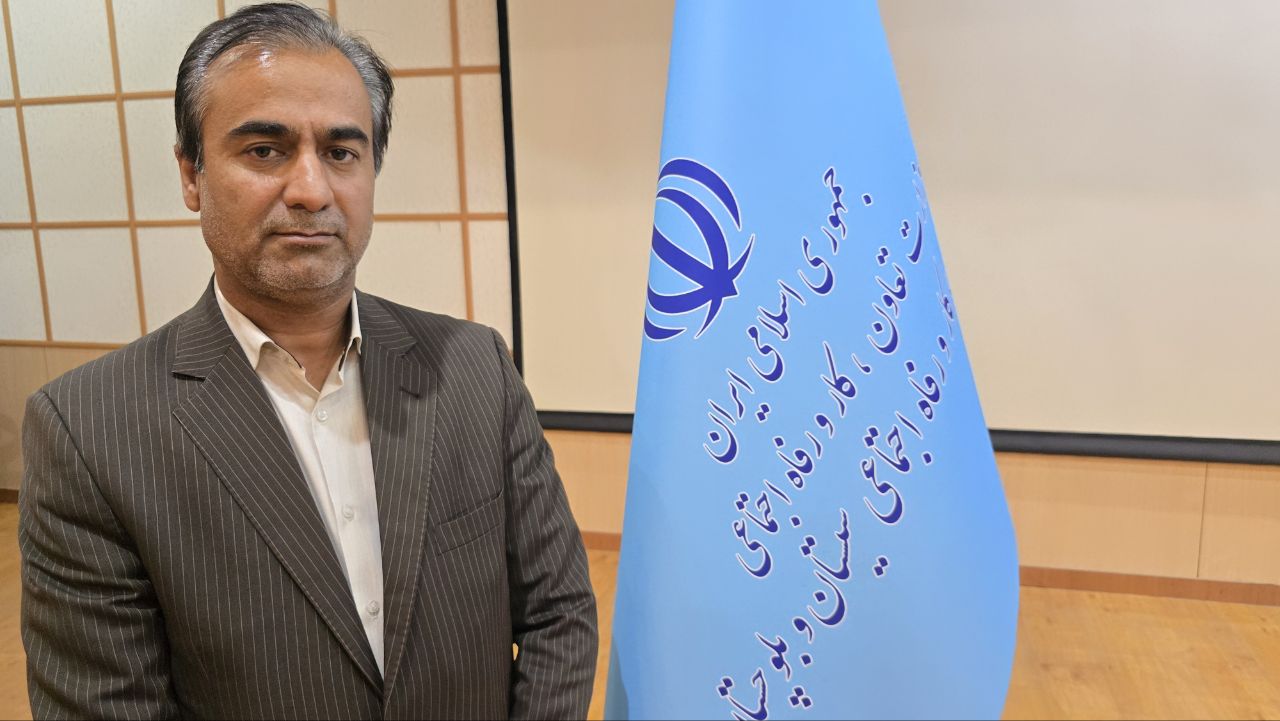 دیدار قریب به ۹۰ نفر از کارگران سیستان و بلوچستان با رهبر انقلاب