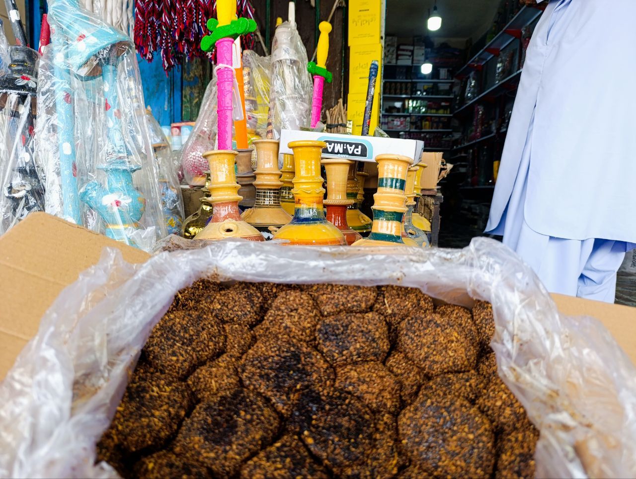 گداکو (تنباکوی قلیان بلوچی) تسکیندهنده نیست؛ اعتیاد آور است گداکو (تنباکوی قلیان بلوچی) تسکیندهنده نیست؛ اعتیاد آور است