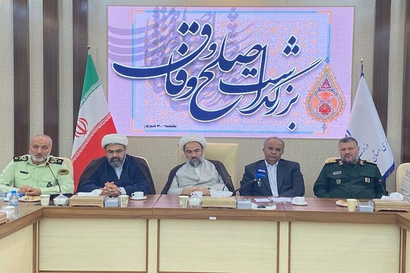 بازخوانی واقعیتهای حوادث سال۱۴۰۱ توسط نماینده مقام معظم رهبری در سیستان و بلوچستان بازخوانی واقعیتهای حوادث سال۱۴۰۱ توسط نماینده مقام معظم رهبری در سیستان و بلوچستان