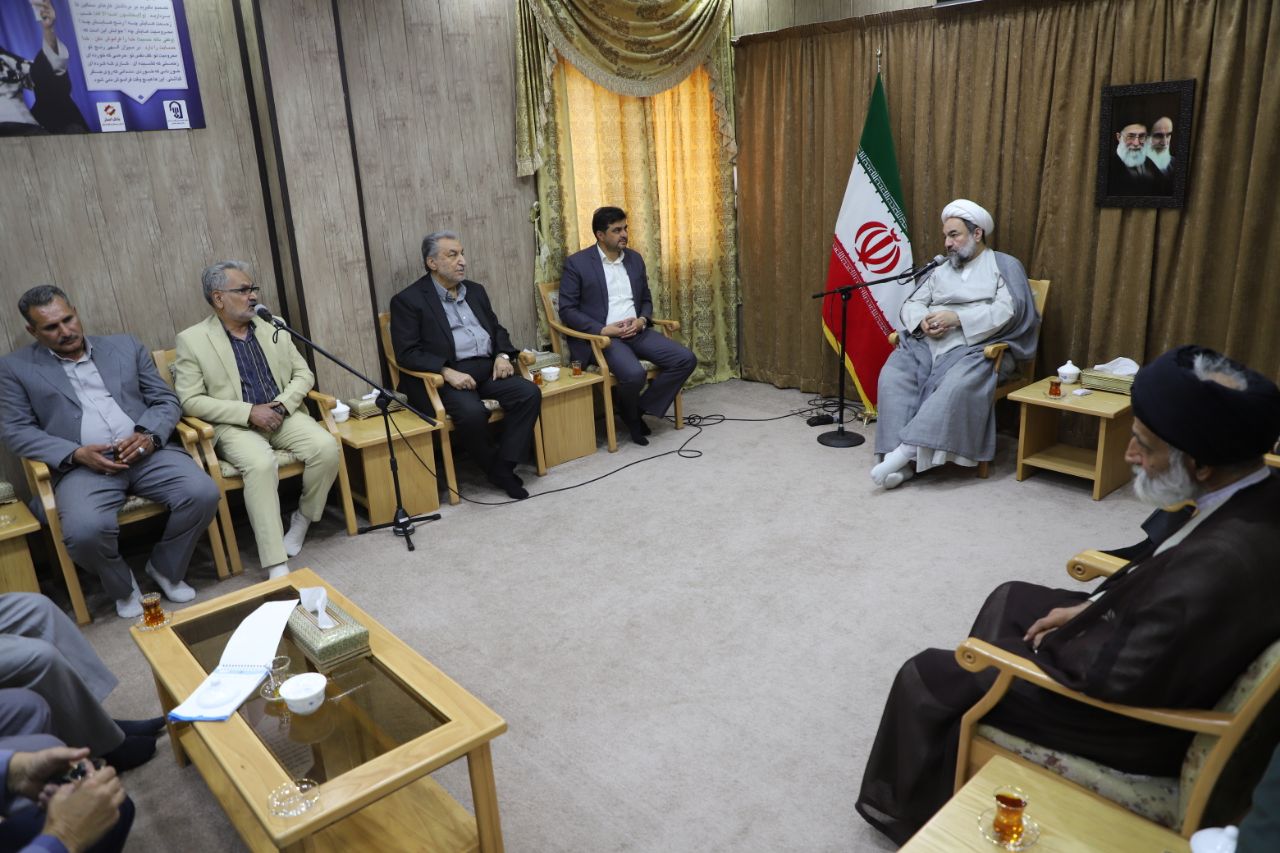 قدردانی جمعی از معتمدان و ریش سفیدان زاهدان از رهبری و نماینده ولی فقیه در استان