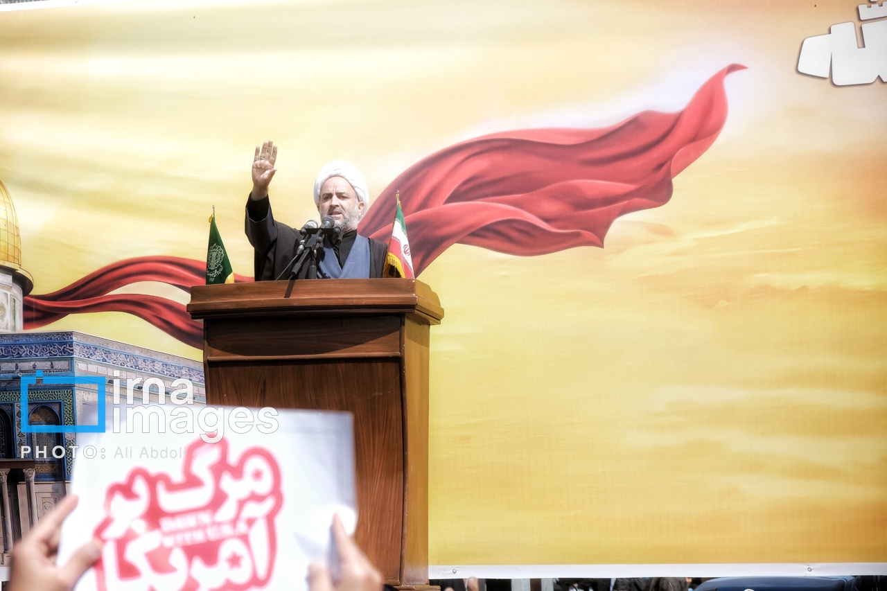 امام جمعه موقت زاهدان: انتخاب رهبر جدید انقلاب به جهان اسلام آرامش بخشید